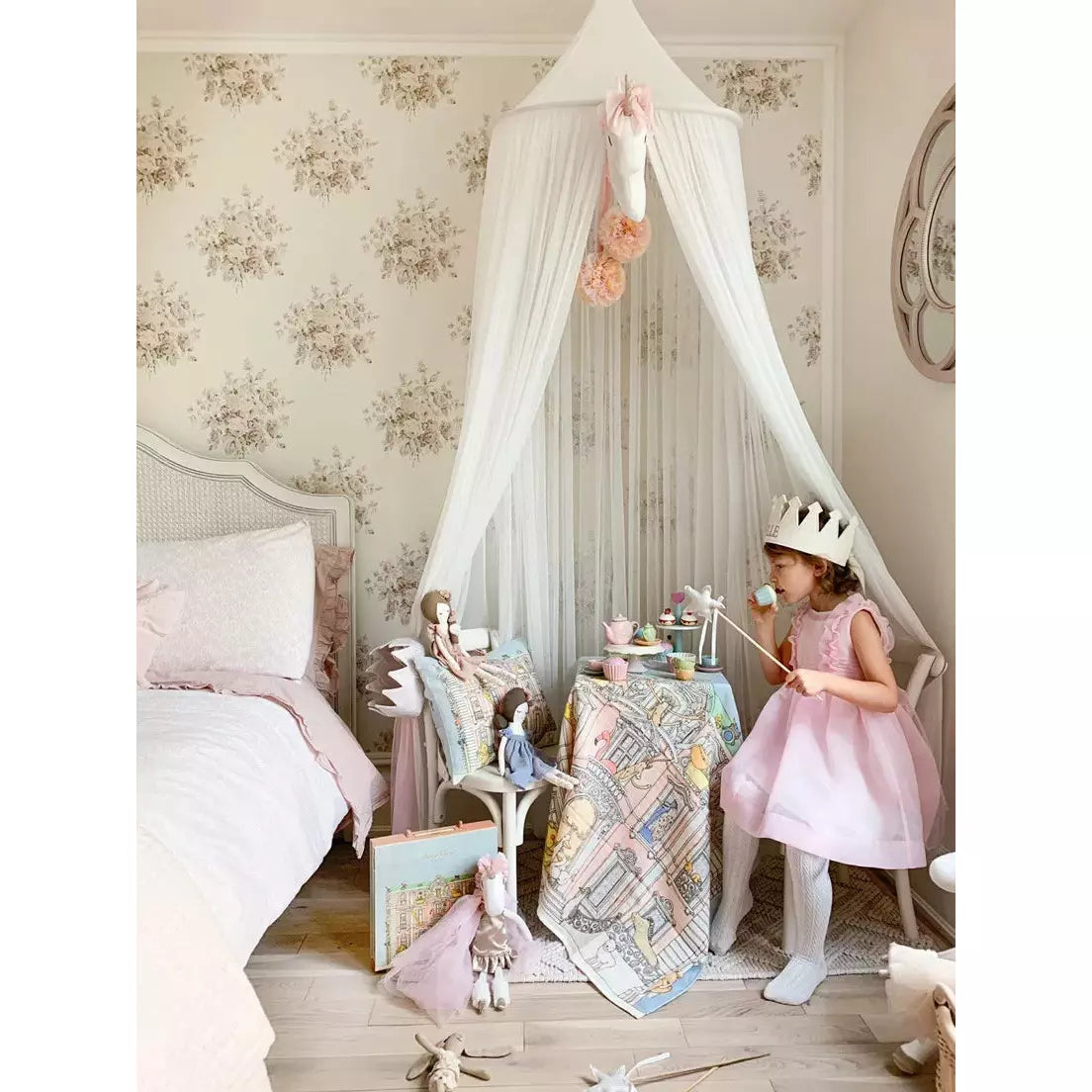 Swaddle & Small Bib Gift Box Set – Monceau