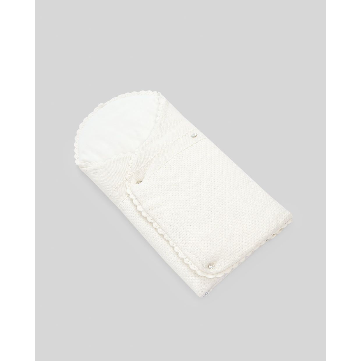 Baby Nest Paz Available in Chalk Pink Cream and Chalk Blue
