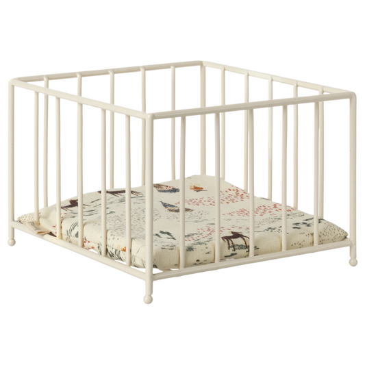 Playpen , Micro