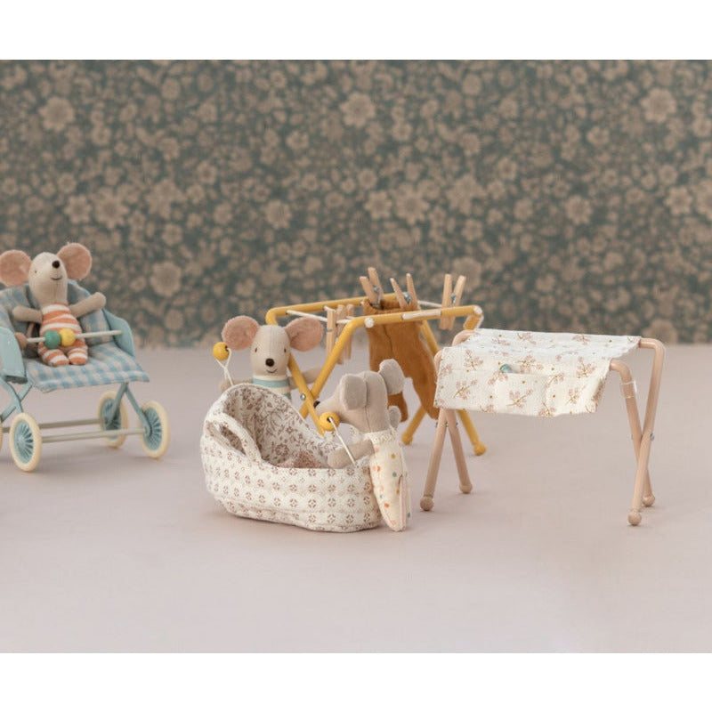 Carry cot for Baby Mouse