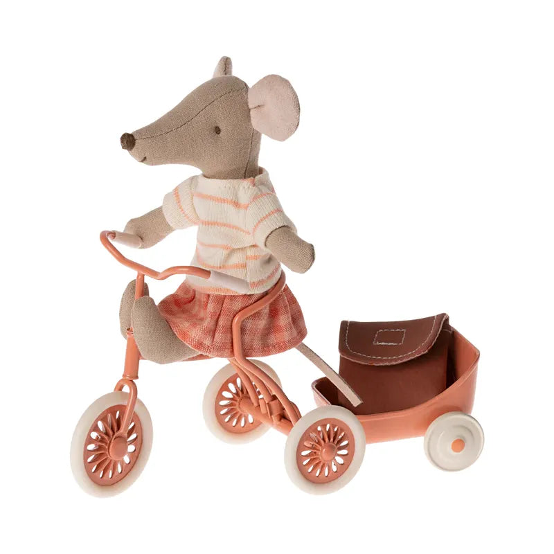 Tricycle mouse, Big sister with bag