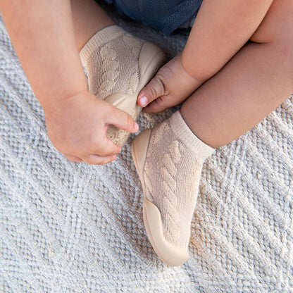 Komuello first walker baby sock shoes - Cable- Dark Beige