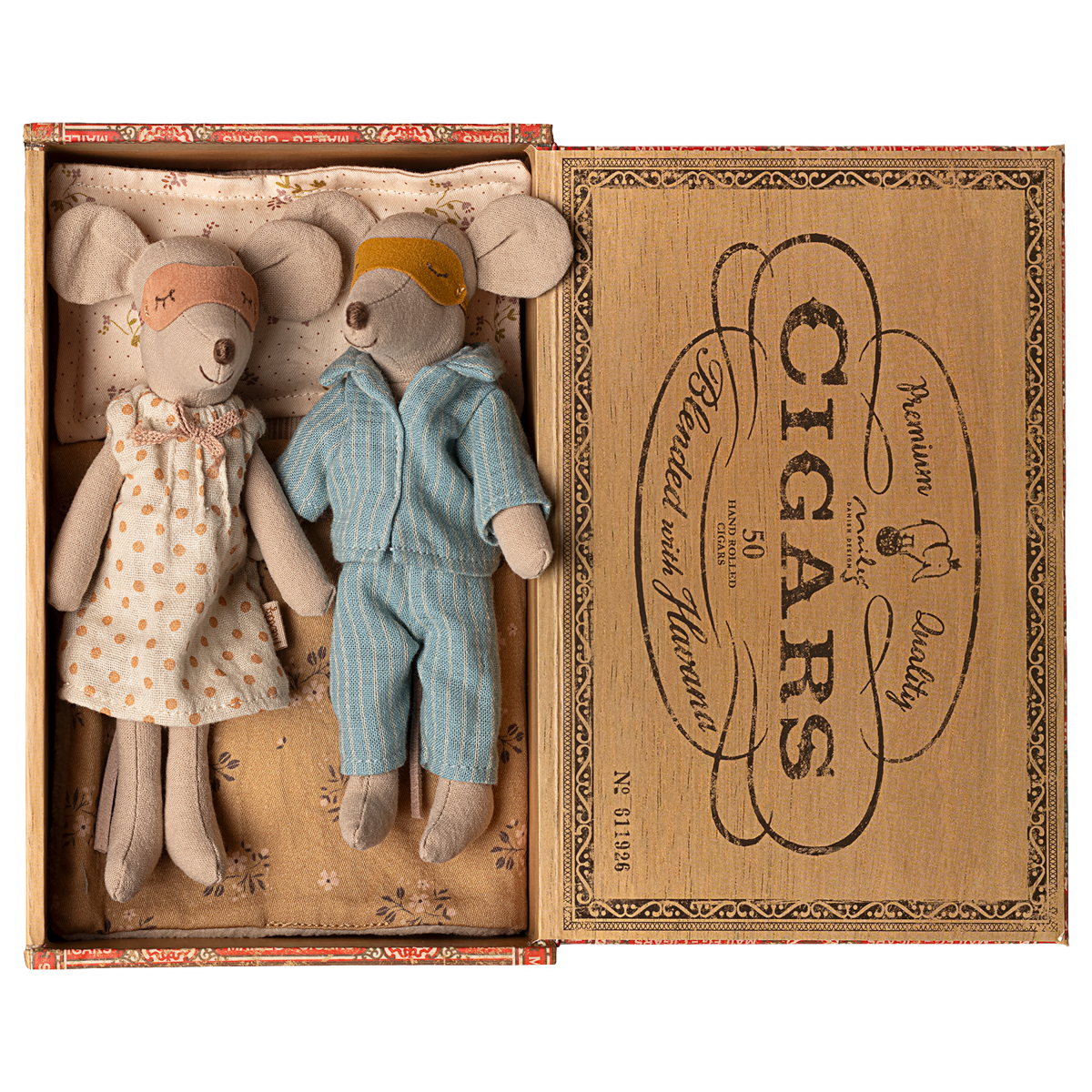 Mum & Dad in cigarbox