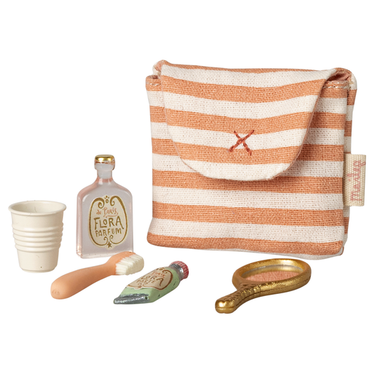 Toothbrush set in bag, Mouse