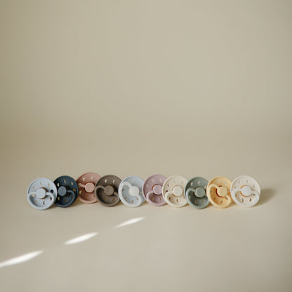 FRIGG Moon Natural Rubber Pacifier 2-Pack