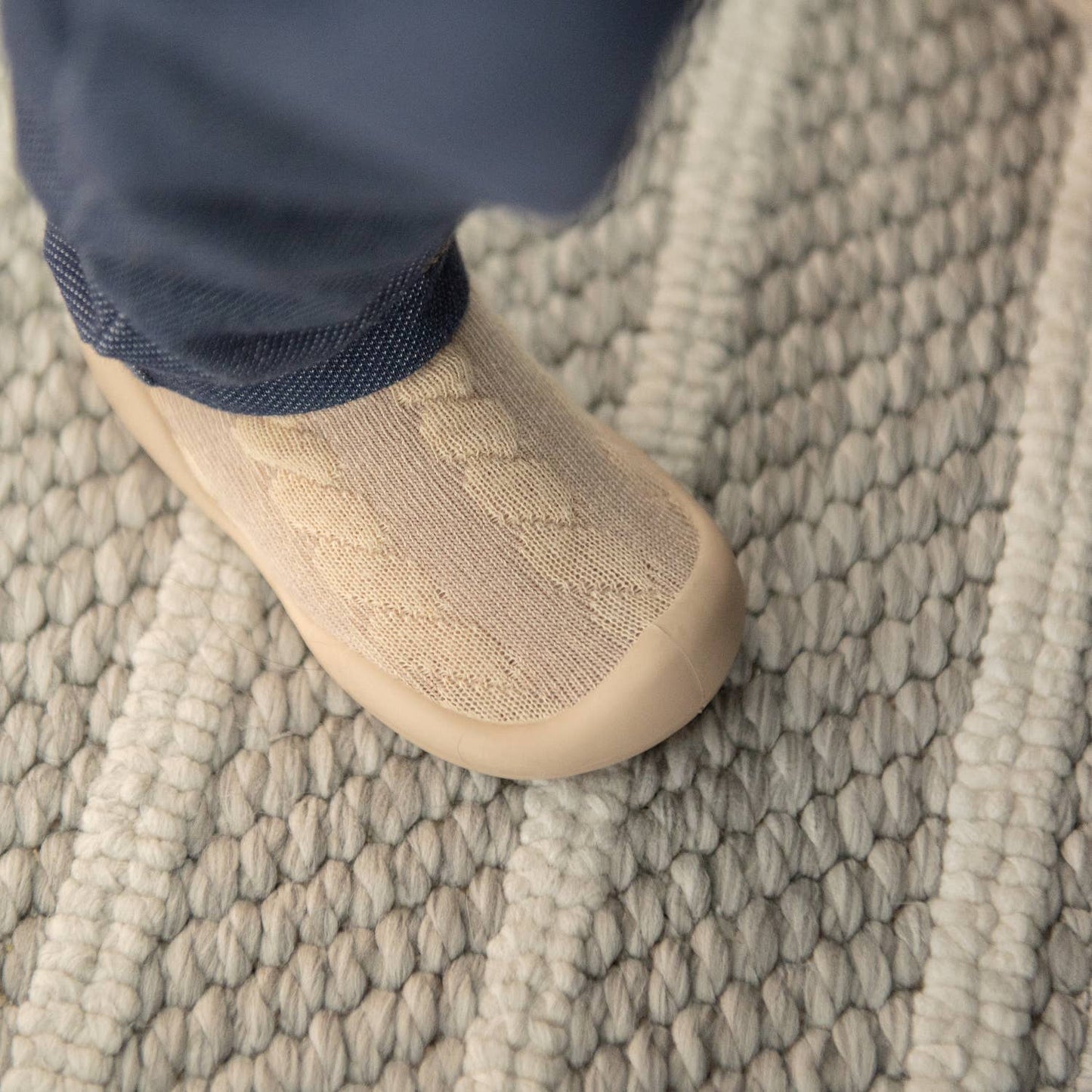 Komuello first walker baby sock shoes - Cable- Dark Beige