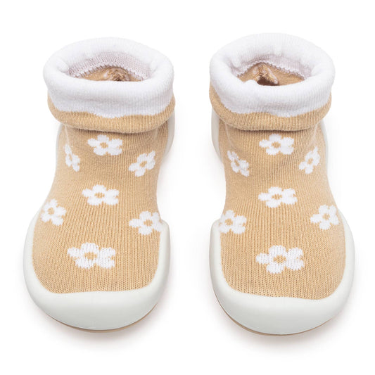 Komuello first walker baby sock shoes - Daisies - Latte