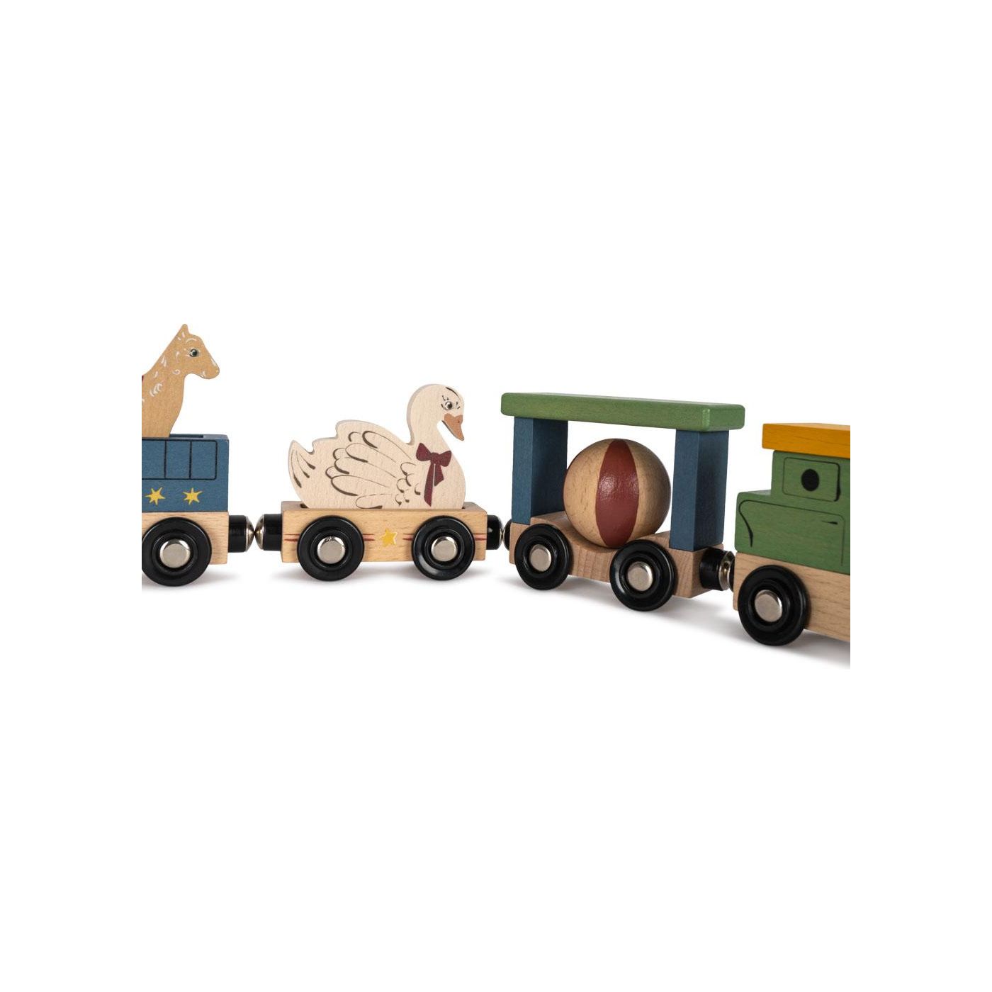 WOODEN ANIMAL TRAIN